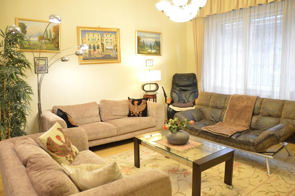 Classic Flat At Basilica Apartamento *